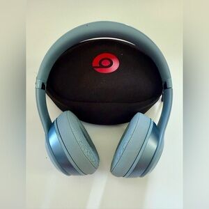 Beats by Dr. Dre Solo On-Ear Headphones‎ - Light Blue